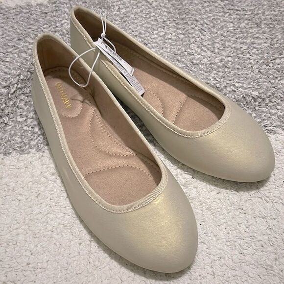 NWT- Old Navy - 6, 8, 9 & 10z Cream Shimmer Ballet Flats - Picture 1 of 6